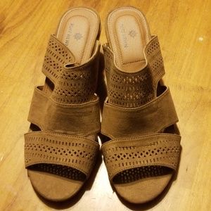 Ruff Hewn brown sandals